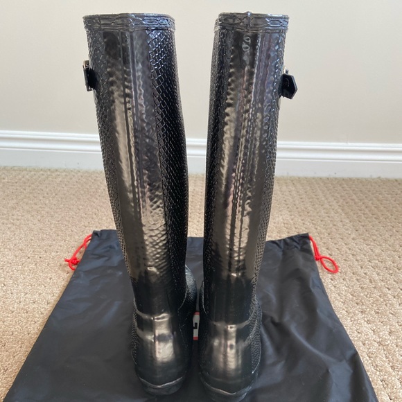 💥HP💥 Hunter Snake-Embossed Tall Rain Boots - Picture 6 of 7